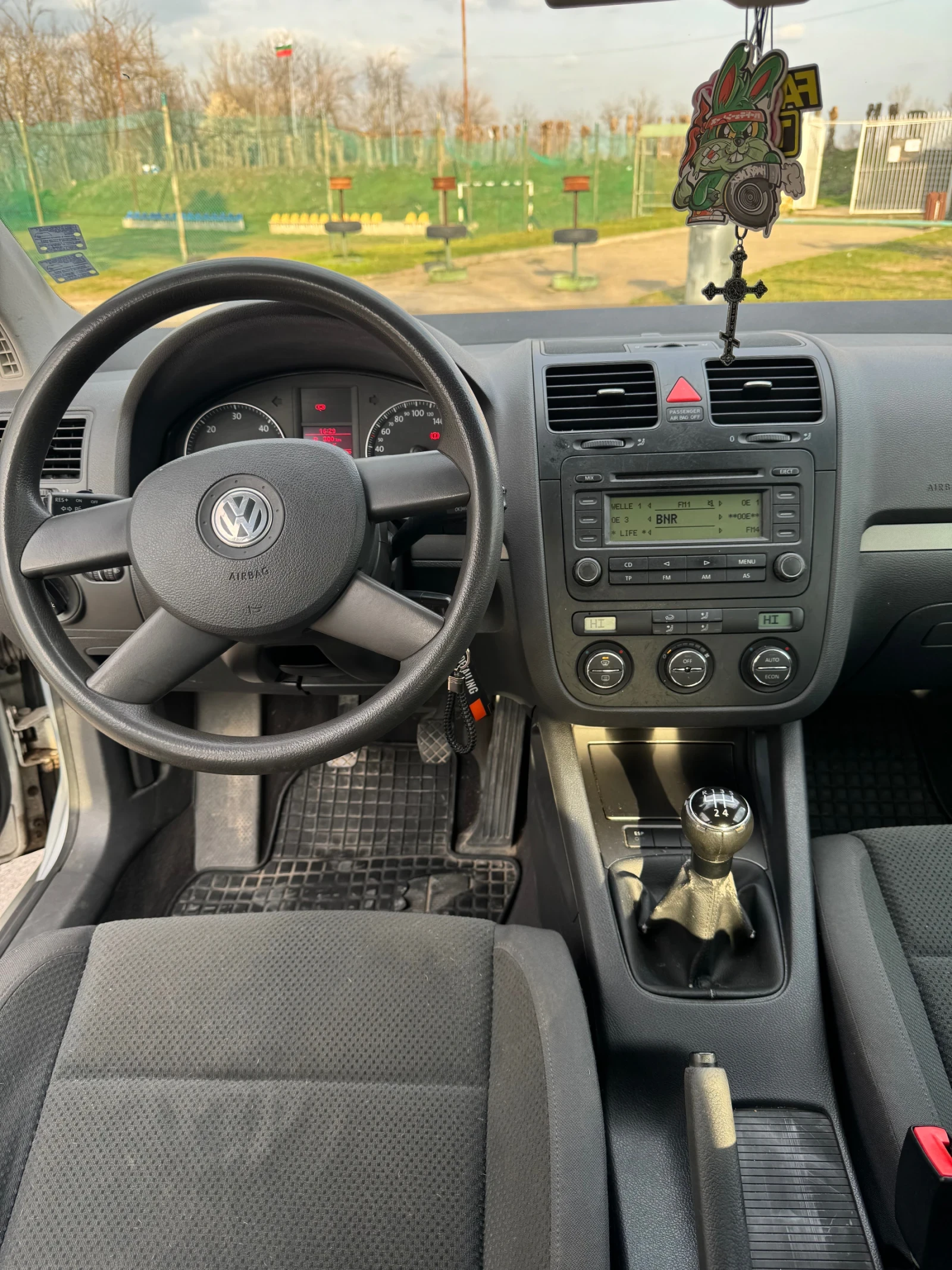 VW Golf 1.9 TDI, снимка 9 - Автомобили и джипове - 53877906