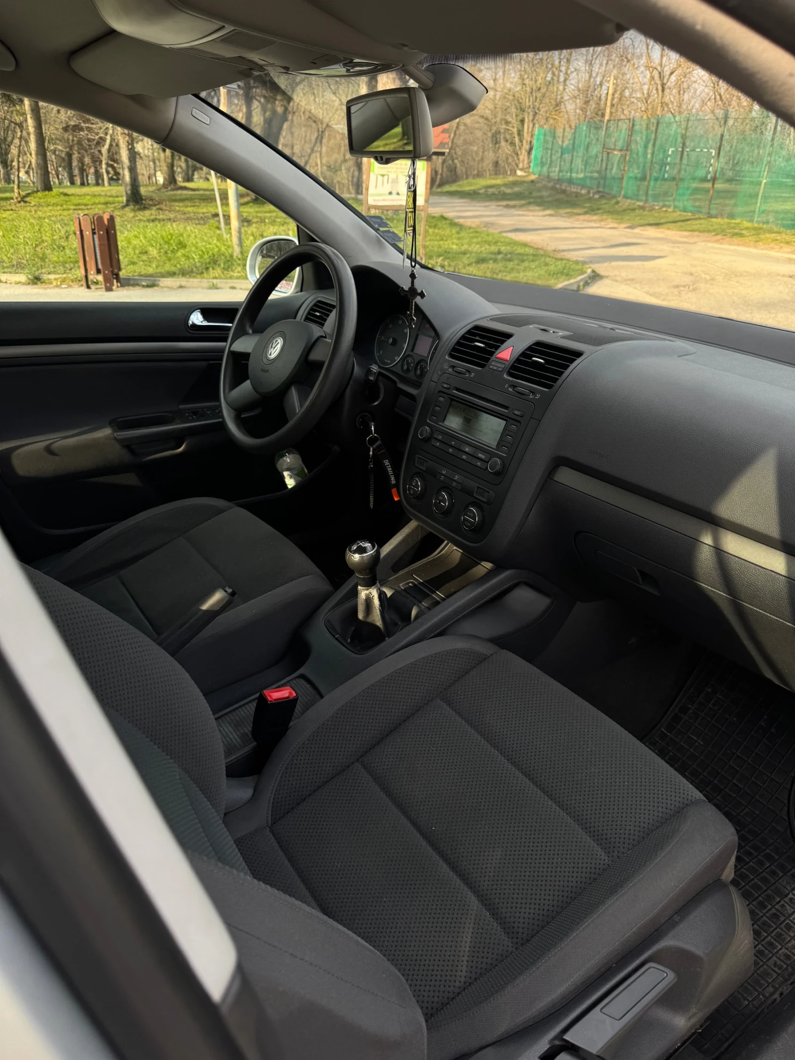 VW Golf 1.9 TDI, снимка 10 - Автомобили и джипове - 53877906