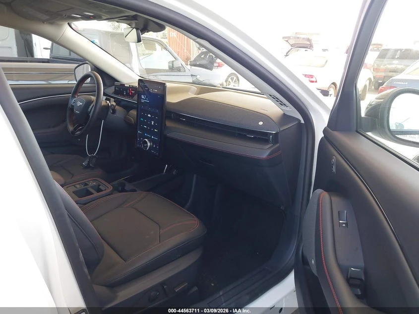 Ford Mustang Mach-E Premium RWD, снимка 5 - Автомобили и джипове - 54198054