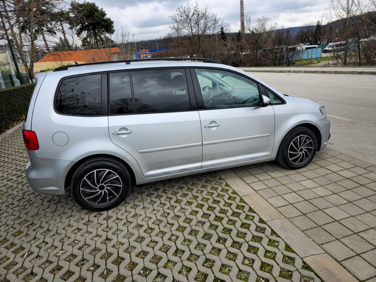 VW Touran, снимка 6 - Автомобили и джипове - 54818589