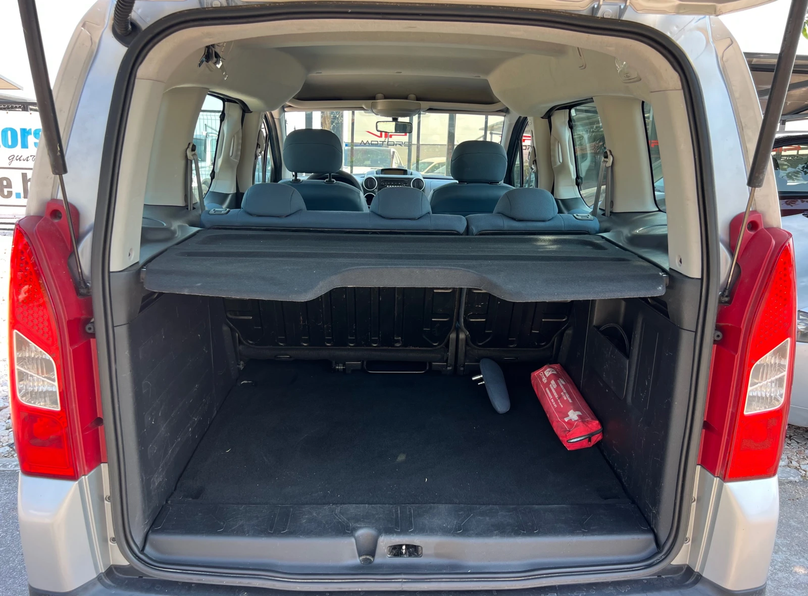 Citroen Berlingo 1.6HDI UNIKAT, снимка 17 - Автомобили и джипове - 54829982