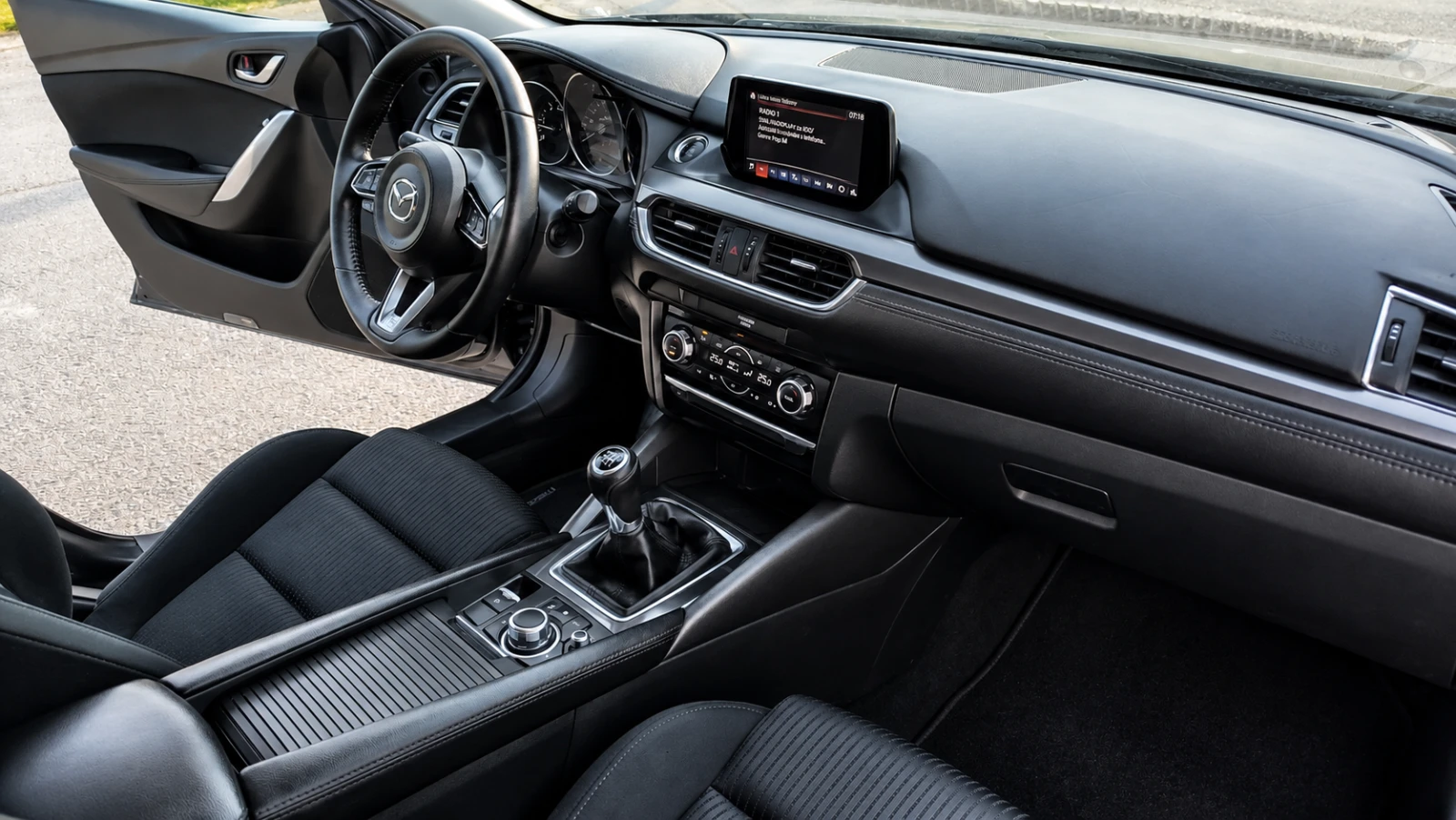 Mazda 6 2.2 Turbodiesel Evolve 133К км., снимка 16 - Автомобили и джипове - 54892408