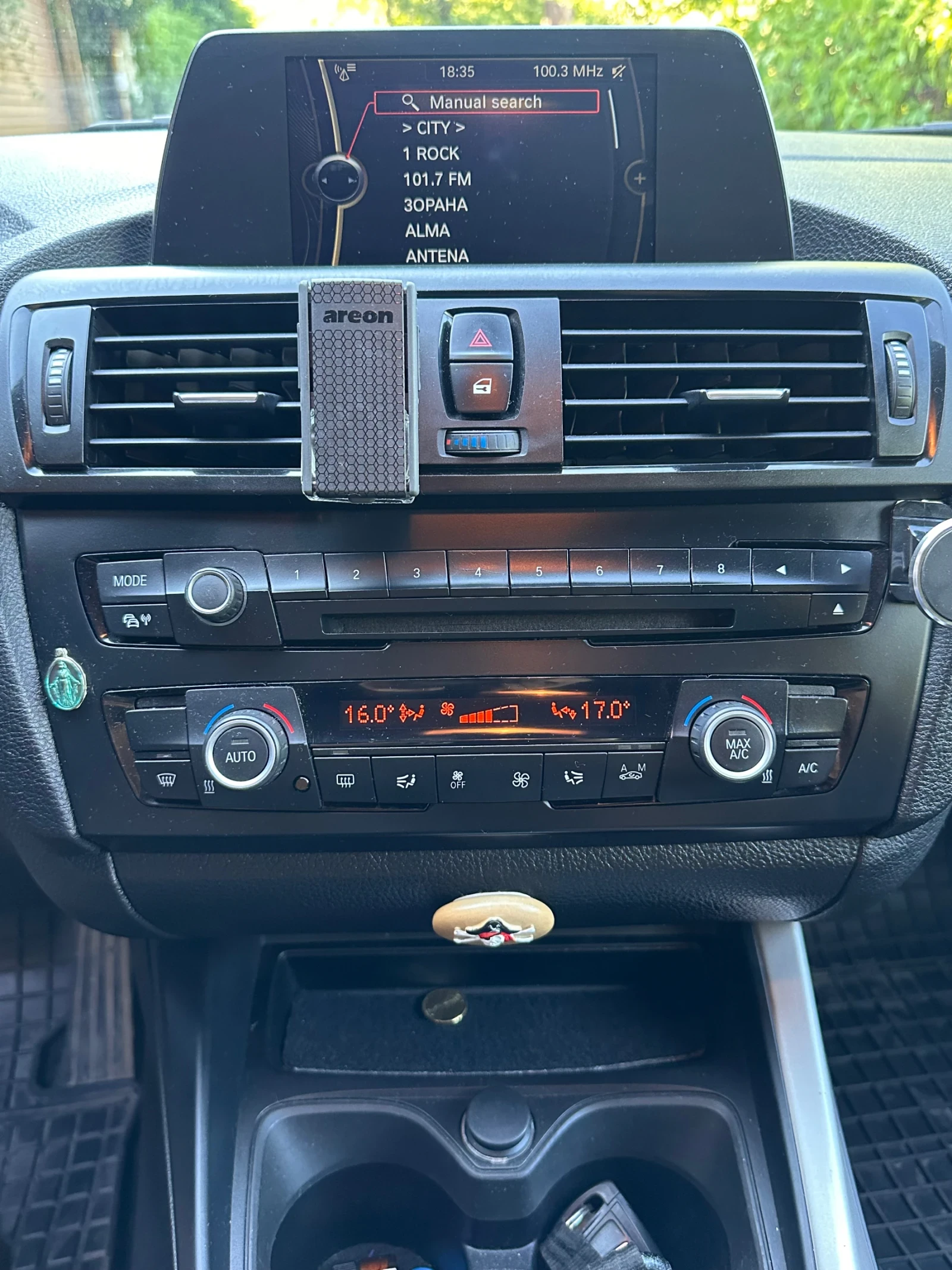 BMW 118 Diesel, снимка 13 - Автомобили и джипове - 55550452