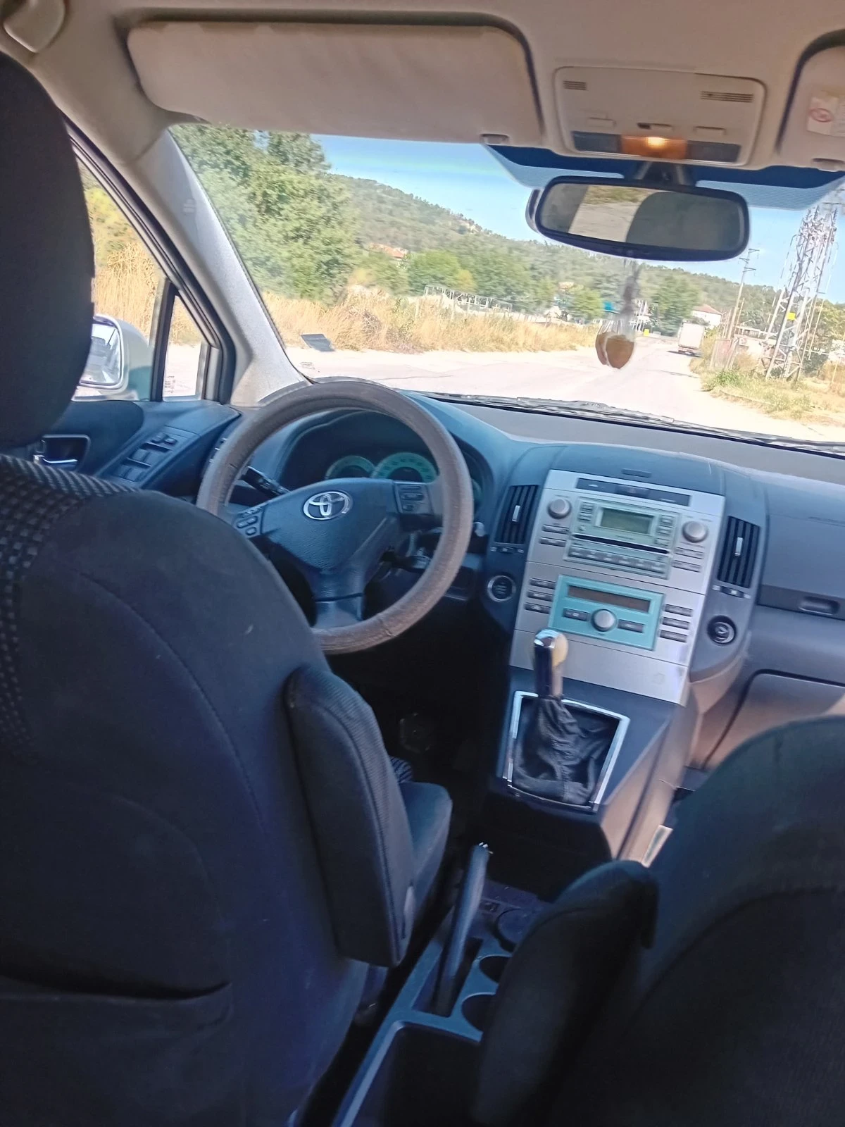 Toyota Corolla verso, снимка 9 - Автомобили и джипове - 55606014