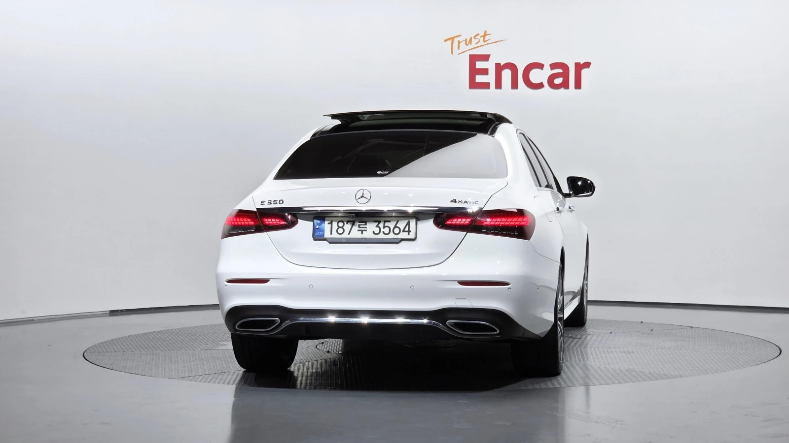 Mercedes-Benz E 350 E350 4MATIC AMG Line, снимка 4 - Автомобили и джипове - 55739613