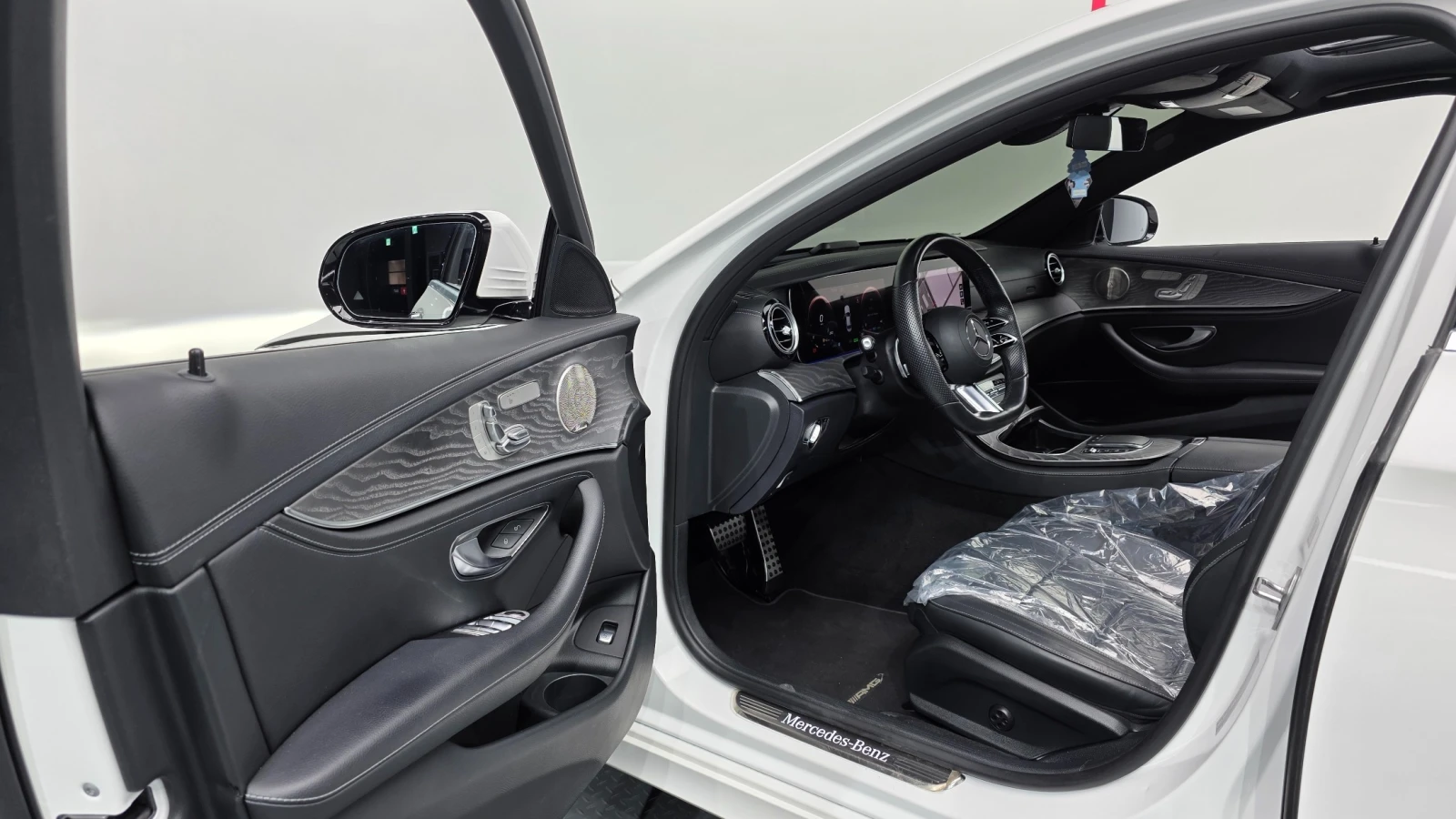 Mercedes-Benz E 350 E350 4MATIC AMG Line, снимка 9 - Автомобили и джипове - 55739613
