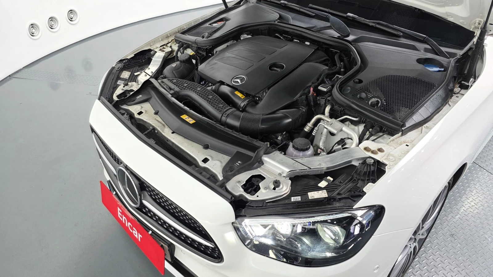 Mercedes-Benz E 350 E350 4MATIC AMG Line, снимка 5 - Автомобили и джипове - 55739613