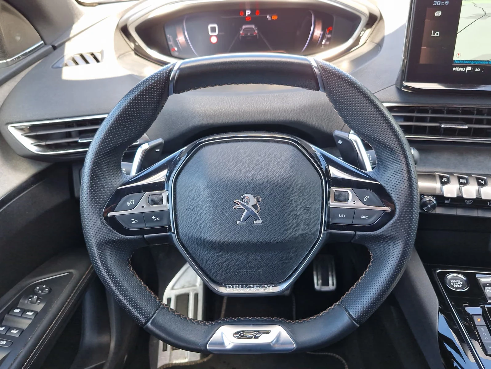 Peugeot 5008 GT-LINE/131HP/7S/PANO/CAM/LED/CPLAY/KLESS/629q, снимка 6 - Автомобили и джипове - 55750163