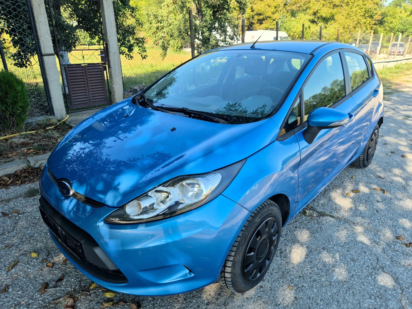 Ford Fiesta 1.3/клима, снимка 2 - Автомобили и джипове - 55887851
