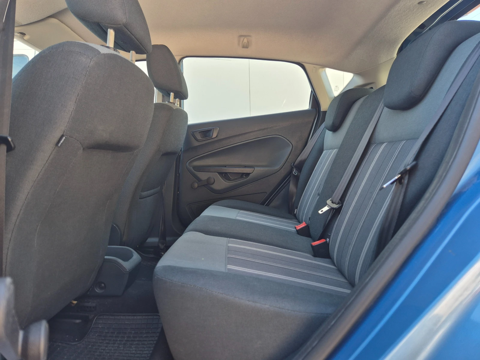 Ford Fiesta 1.3/клима, снимка 11 - Автомобили и джипове - 55887851