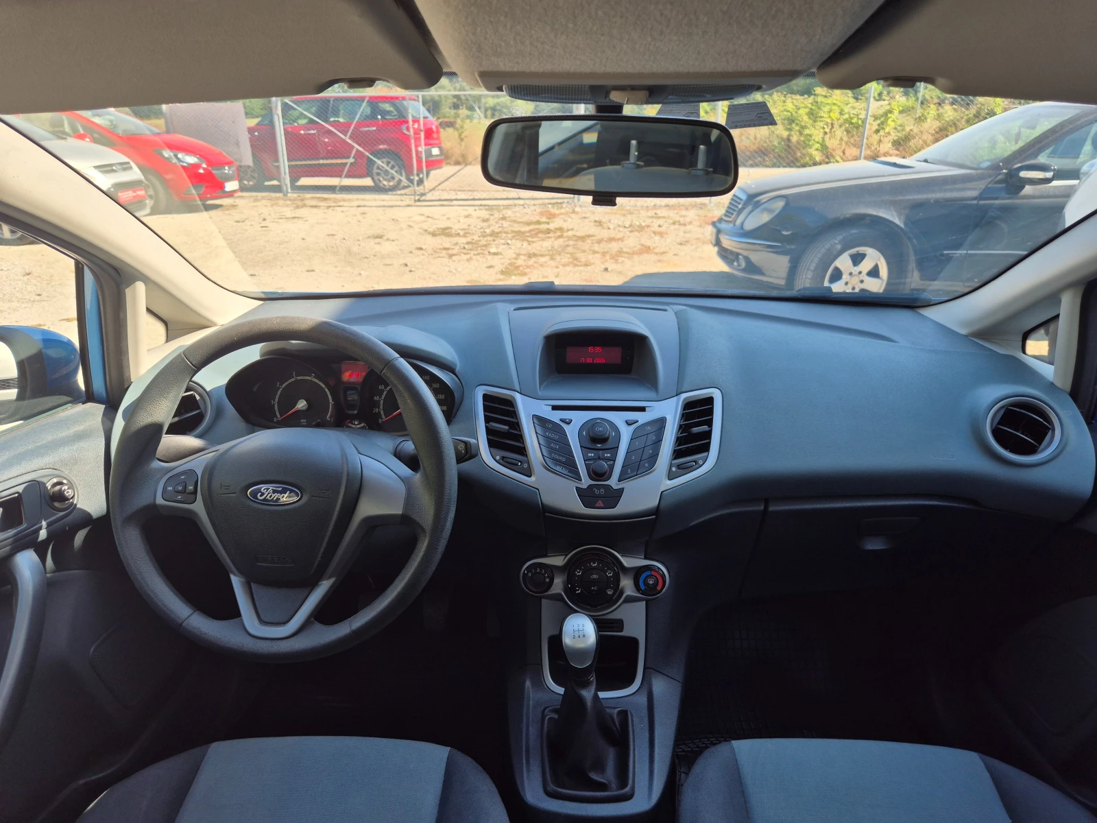 Ford Fiesta 1.3/клима, снимка 14 - Автомобили и джипове - 55887851