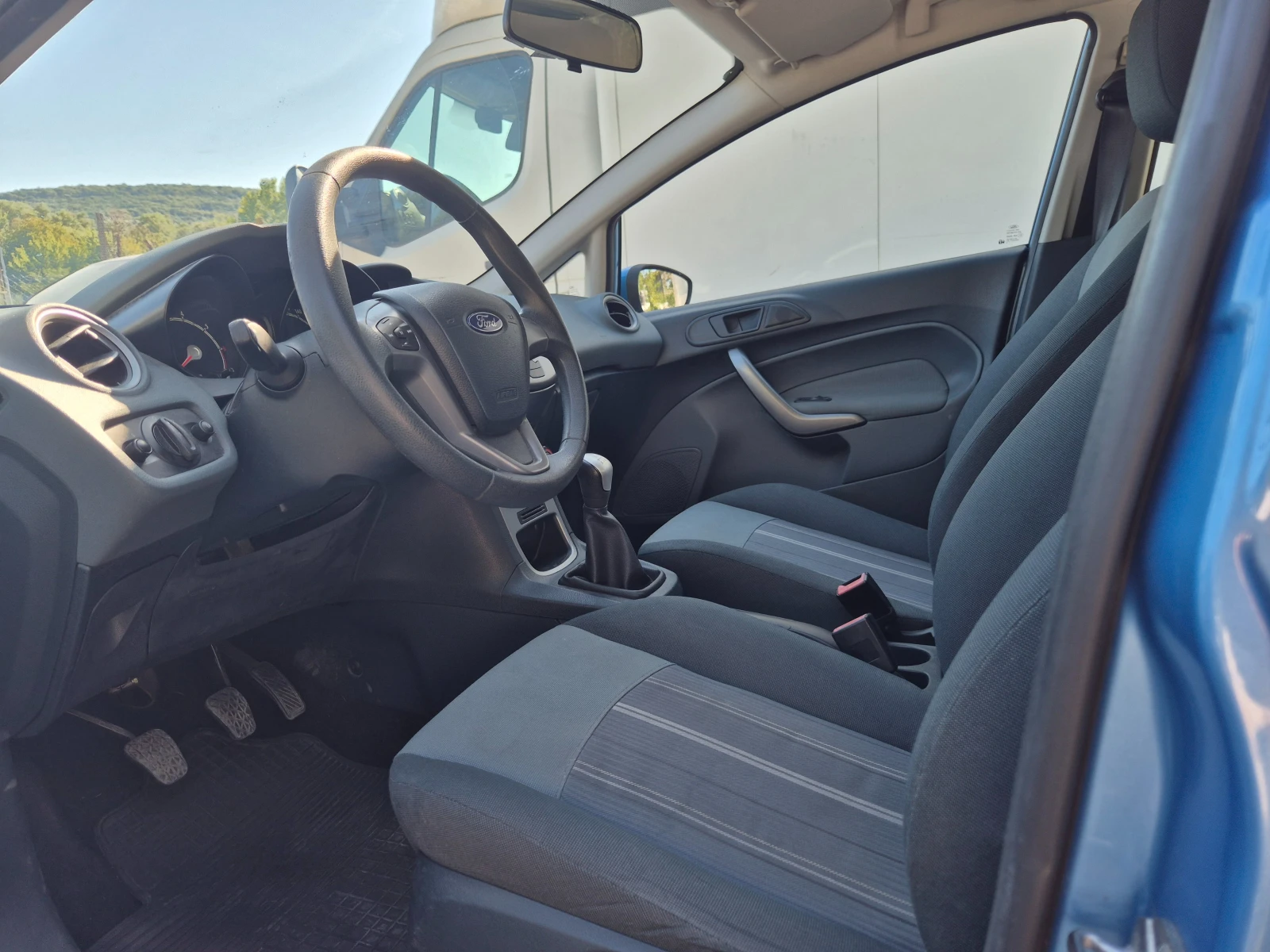 Ford Fiesta 1.3/клима, снимка 12 - Автомобили и джипове - 55887851