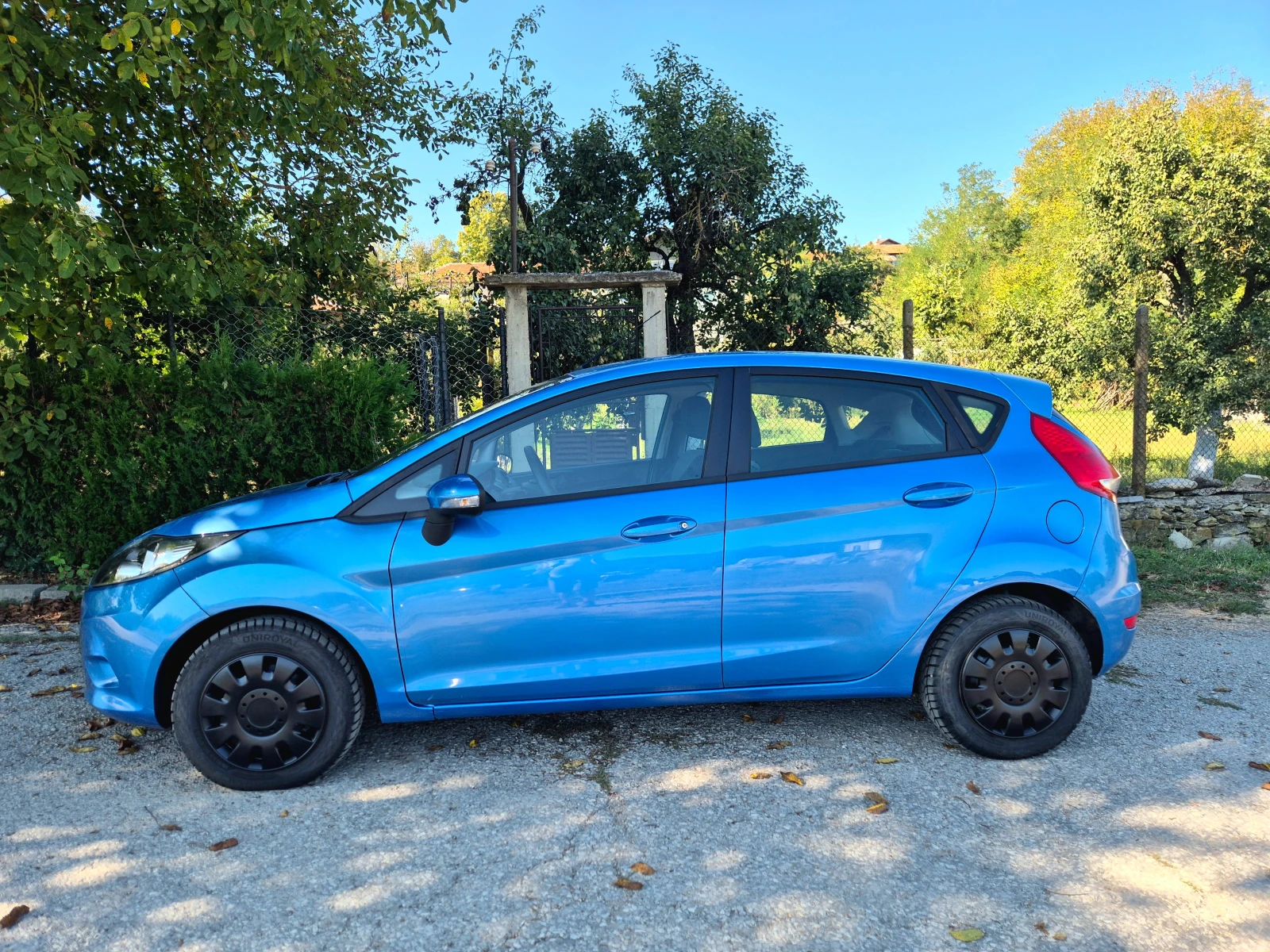 Ford Fiesta 1.3/клима, снимка 4 - Автомобили и джипове - 55887851