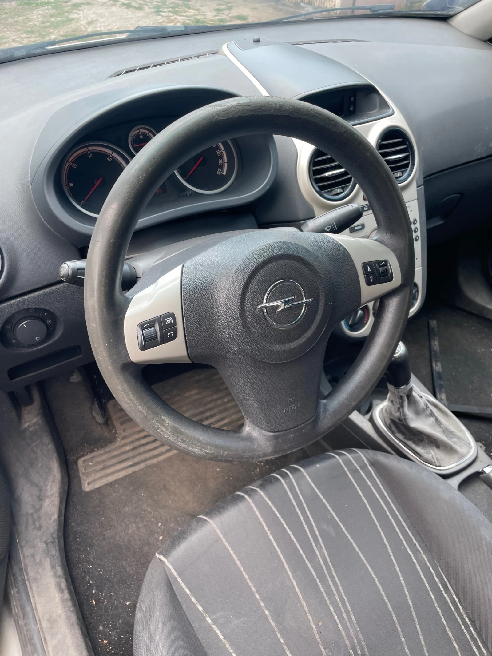 Opel Corsa, снимка 4 - Автомобили и джипове - 56155876