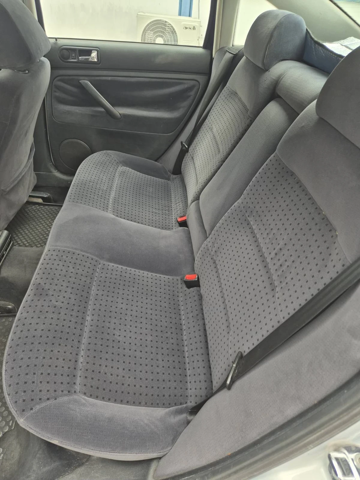 VW Passat, снимка 8 - Автомобили и джипове - 56171975