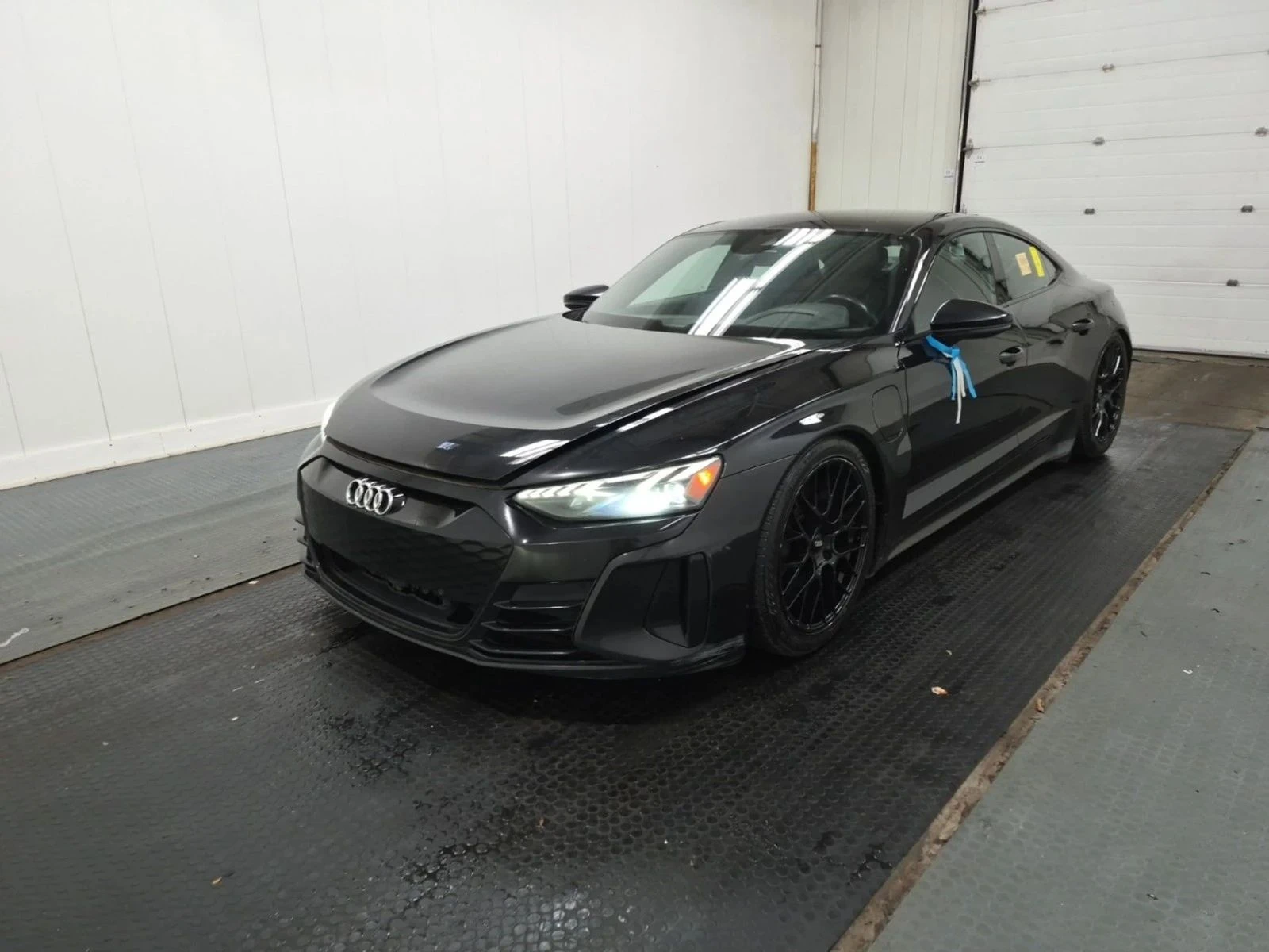 Audi E-Tron GT, снимка 2 - Автомобили и джипове - 56738309