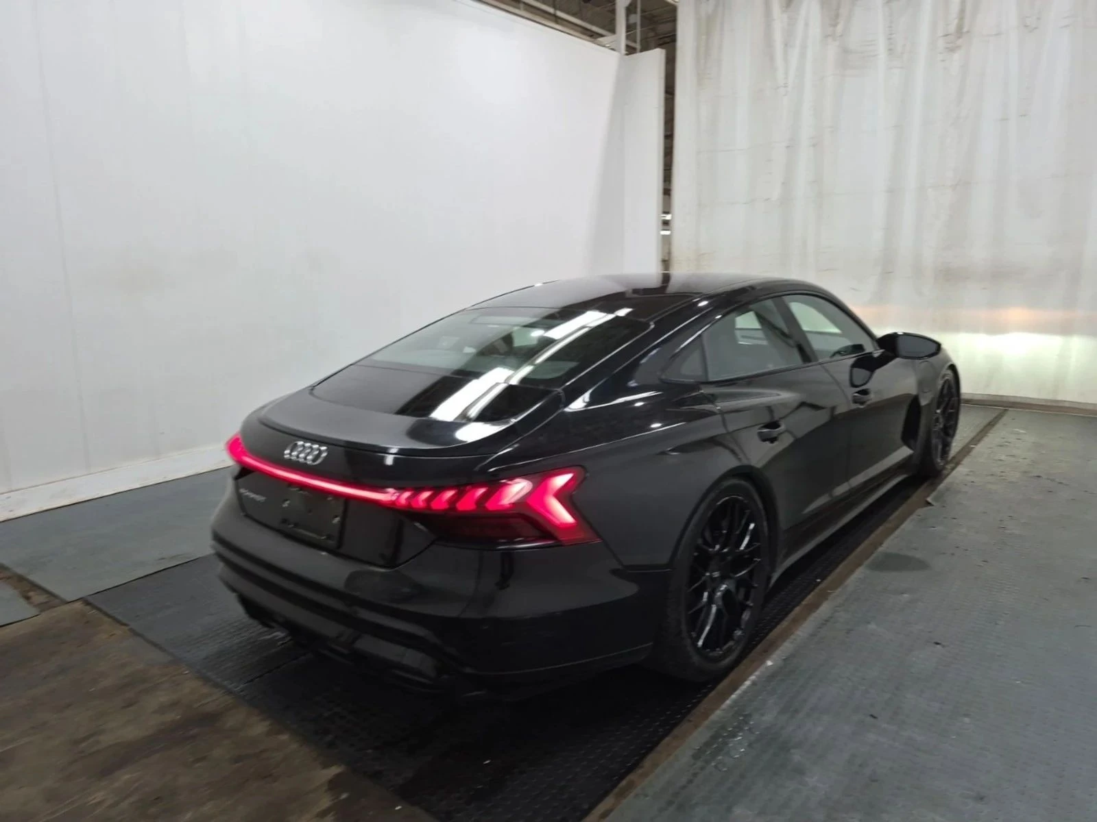 Audi E-Tron GT, снимка 6 - Автомобили и джипове - 56738309