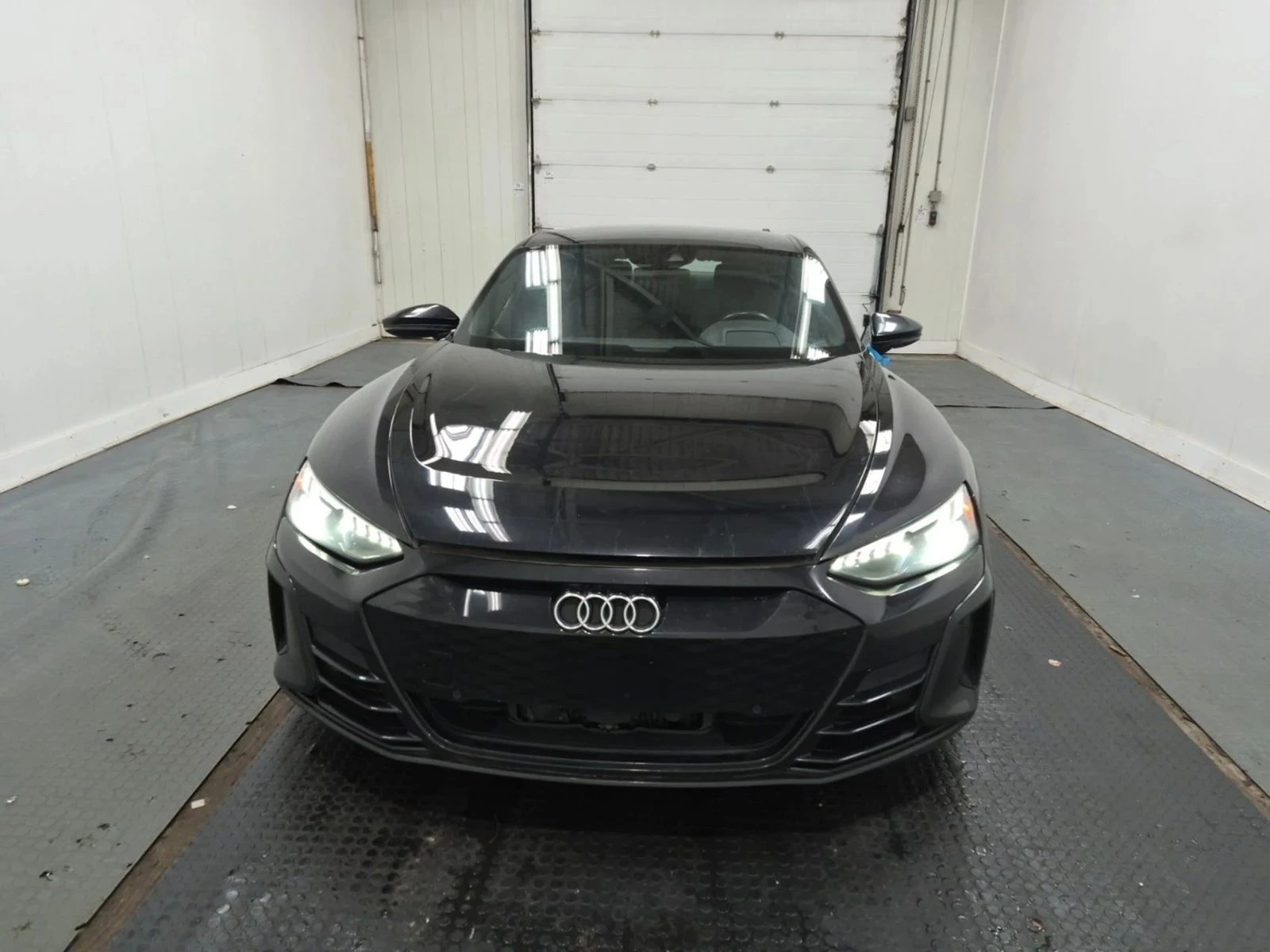 Audi E-Tron GT, снимка 3 - Автомобили и джипове - 56738309