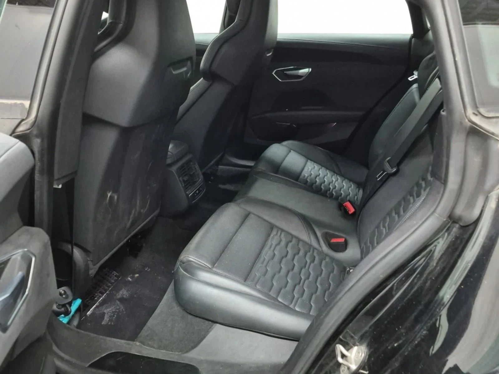 Audi E-Tron GT, снимка 13 - Автомобили и джипове - 56738309