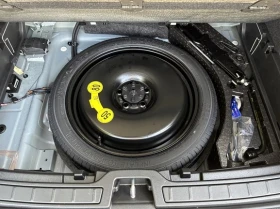 Volvo XC40 B4 = Plus Dark = Гаранция, снимка 9