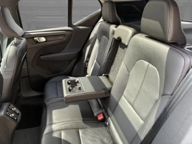 Volvo XC40 B4 = Plus Dark = Гаранция, снимка 8