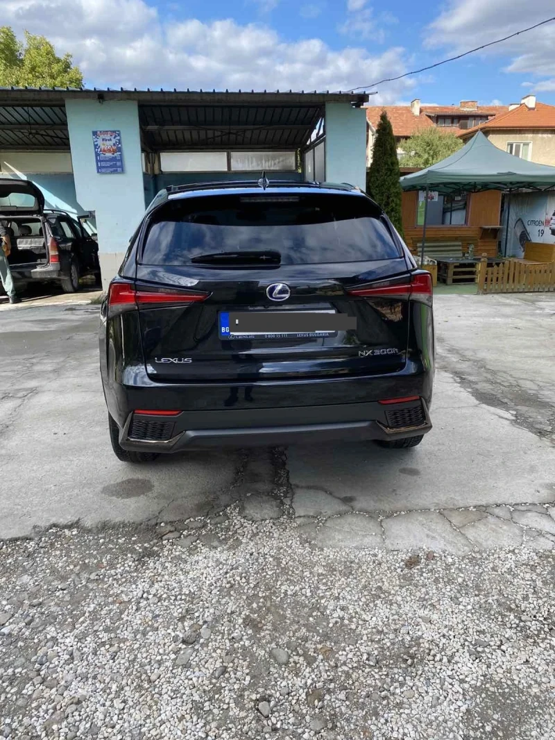 Lexus NX 300h F sport, снимка 2 - Автомобили и джипове - 52740357