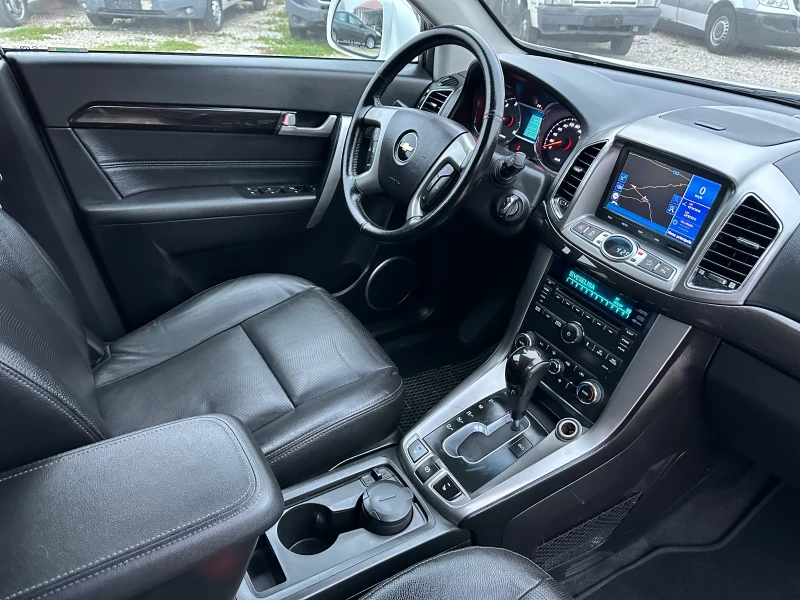 Chevrolet Captiva 2.2d АВТОМАТ 4х4, снимка 9 - Автомобили и джипове - 52833760