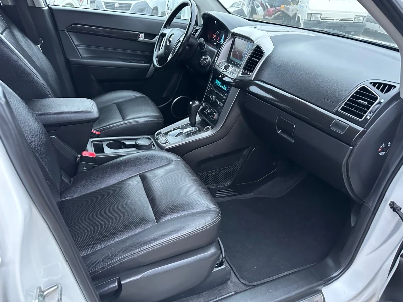 Chevrolet Captiva 2.2d АВТОМАТ 4х4, снимка 8 - Автомобили и джипове - 52833760