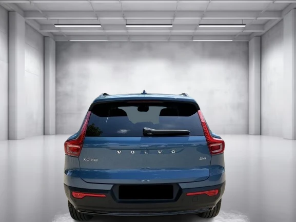 Volvo XC40 B4 = Plus Dark = Гаранция, снимка 2 - Автомобили и джипове - 55752586