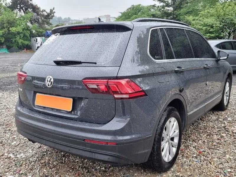 VW Tiguan 2Nd Generation 2.0 Tdi, снимка 4 - Автомобили и джипове - 56112955