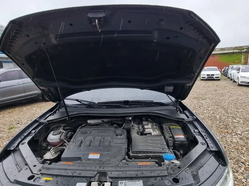 VW Tiguan 2Nd Generation 2.0 Tdi, снимка 8 - Автомобили и джипове - 56112955