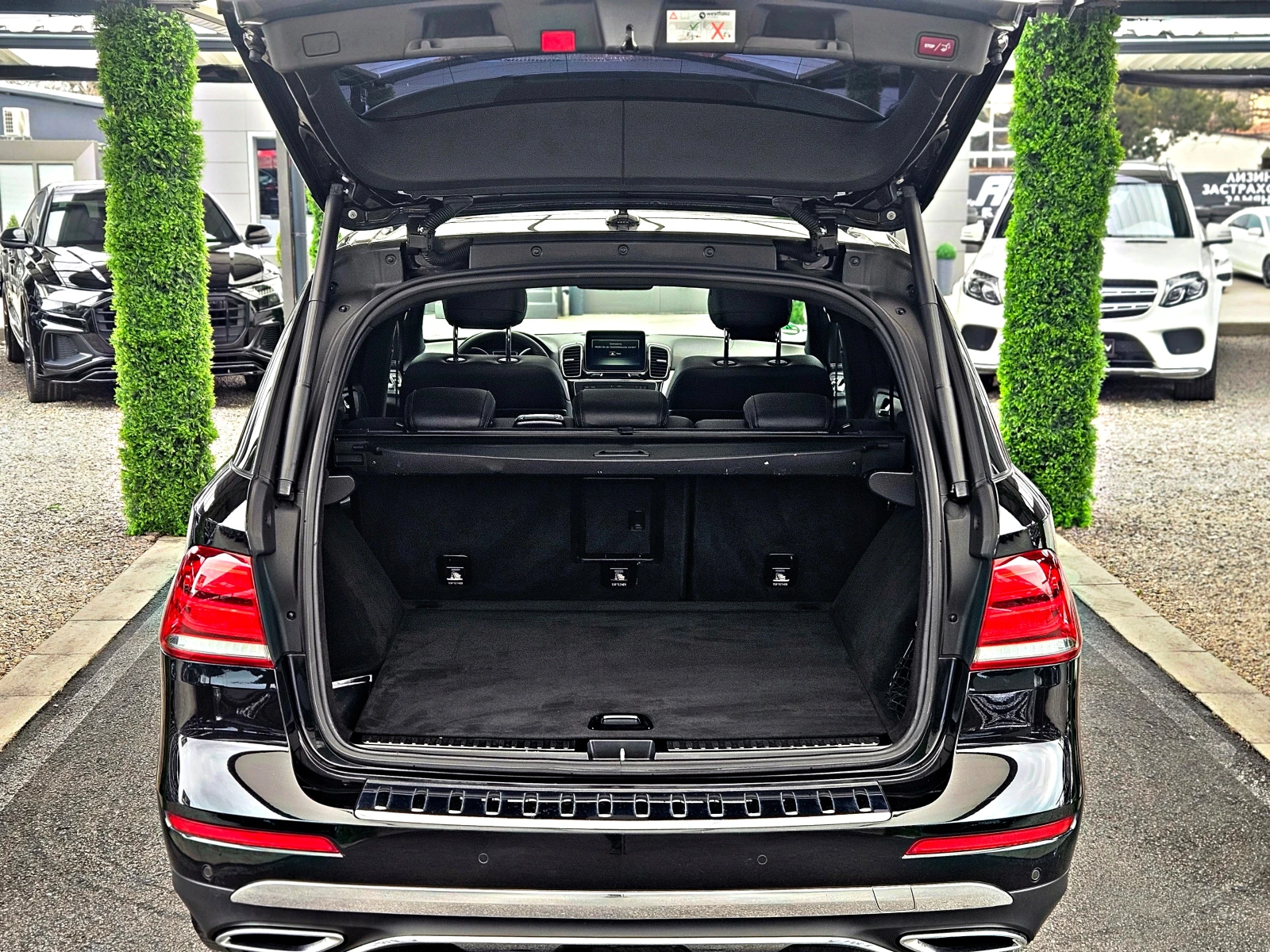 Mercedes-Benz GLE 350 AMG/GERMANY/PANO/360CAMERA/HARMAN/ПОДГРЕВ/CAR PLAY, снимка 8 - Автомобили и джипове - 53963899