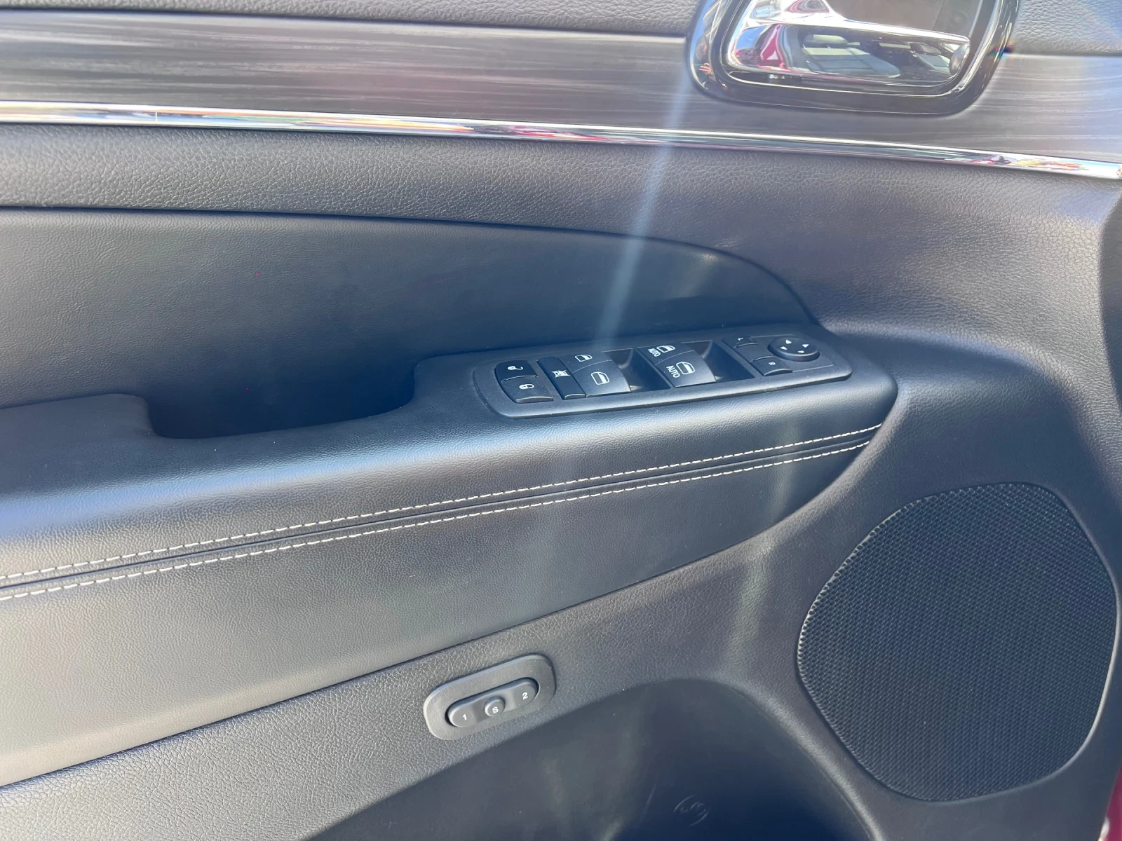 Jeep Grand cherokee 3.6* Limited* 80th Anniversary* Distronic* 2022г, снимка 8 - Автомобили и джипове - 53976131