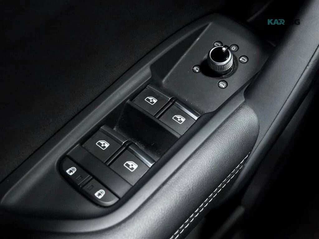 Audi SQ5 * PROGRESSIV* * HeadUp* AвтоКредит* (ЦЕНА ДО БГ), снимка 14 - Автомобили и джипове - 55108380