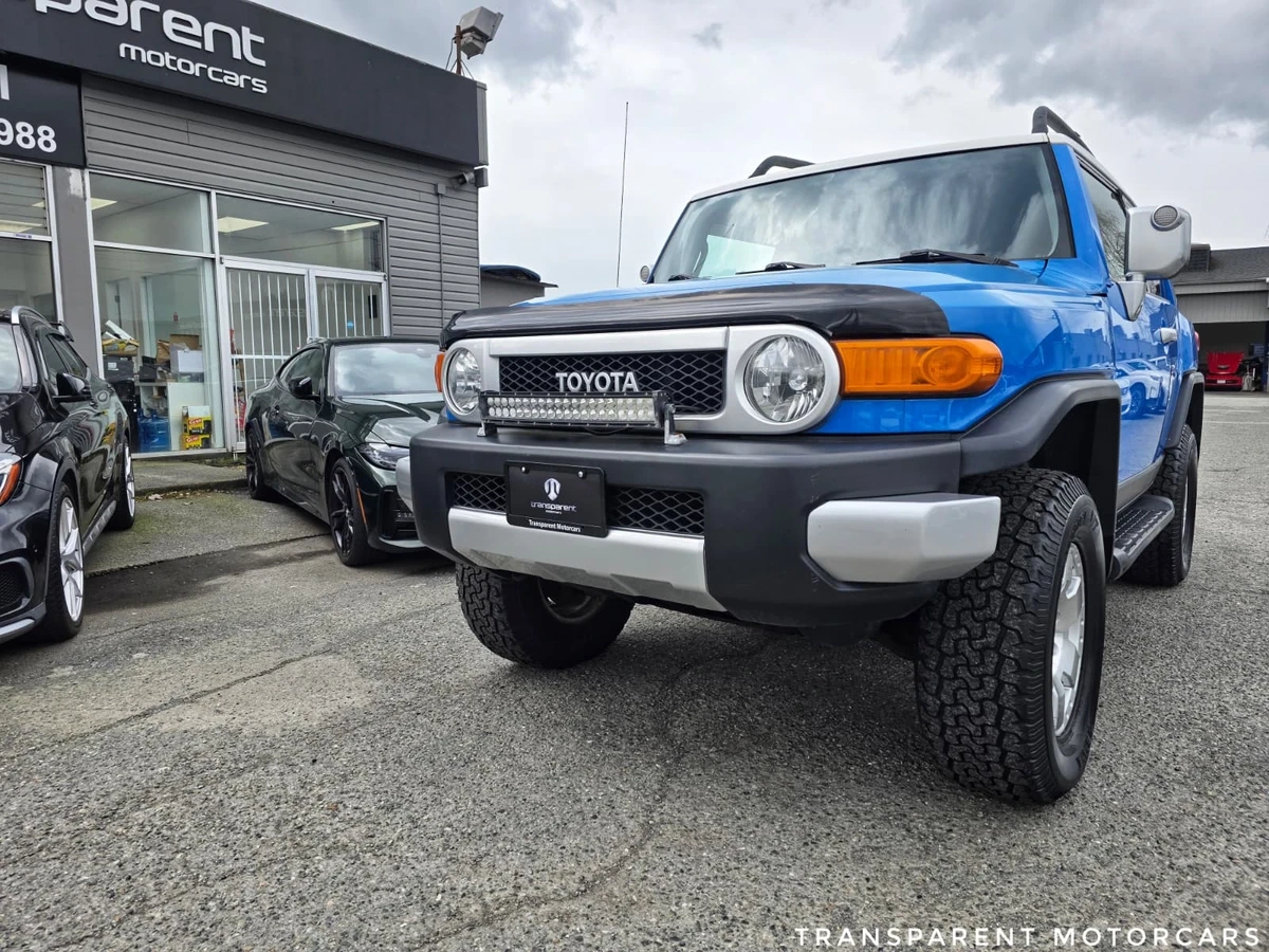 Toyota Fj cruiser off road/ Parking Sensors/4WD/V6, снимка 4 - Автомобили и джипове - 55234333
