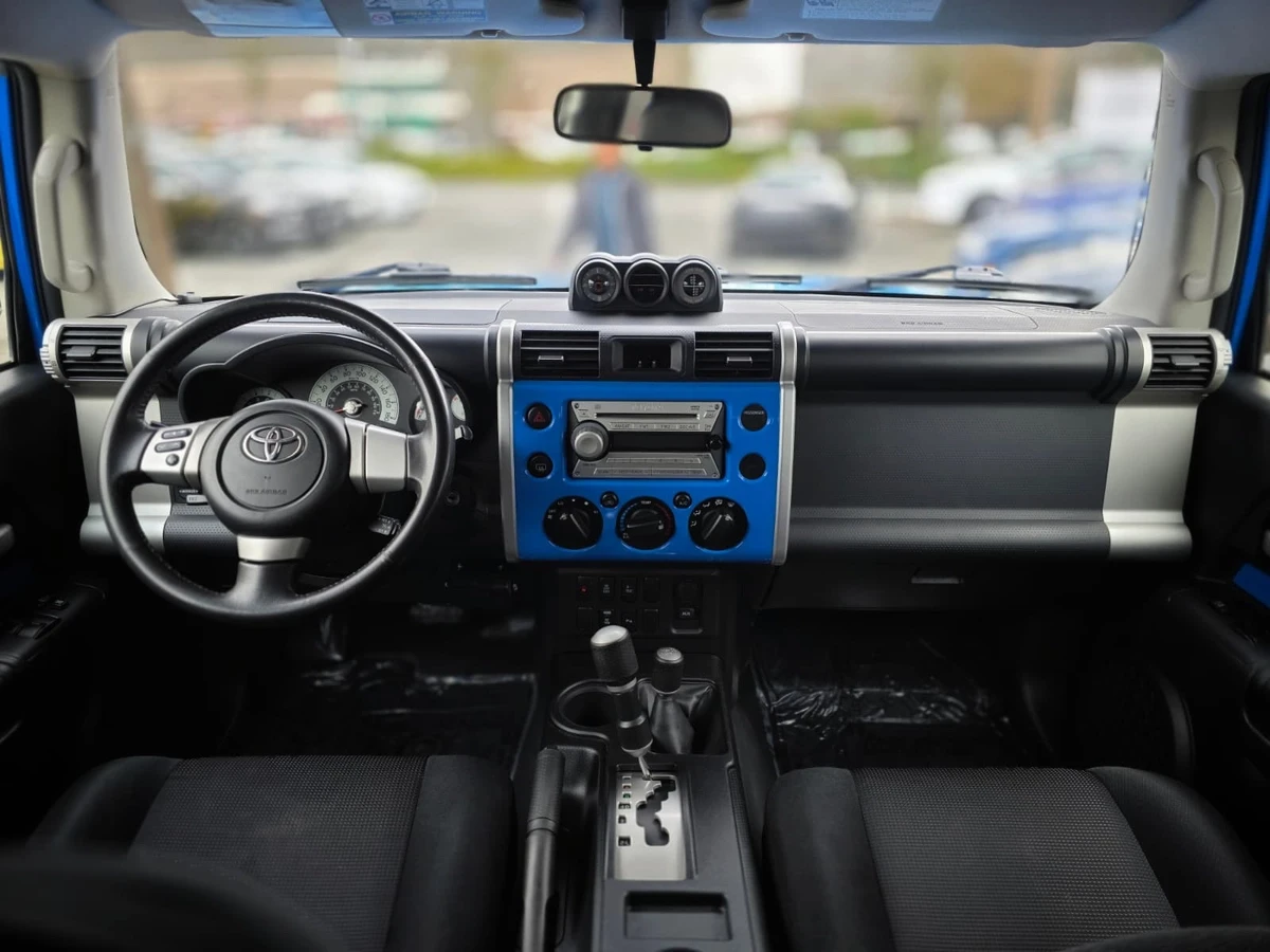 Toyota Fj cruiser off road/ Parking Sensors/4WD/V6, снимка 16 - Автомобили и джипове - 55234333