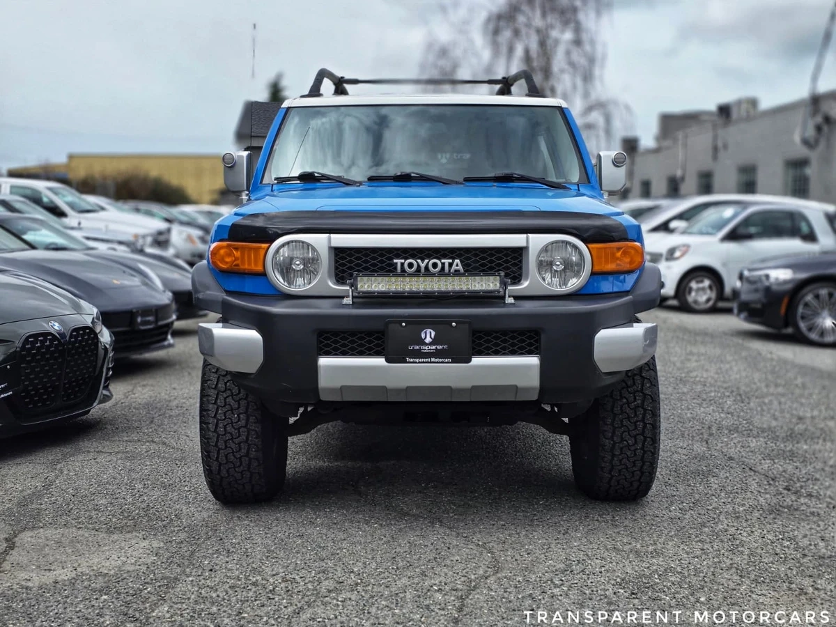Toyota Fj cruiser off road/ Parking Sensors/4WD/V6, снимка 3 - Автомобили и джипове - 55234333