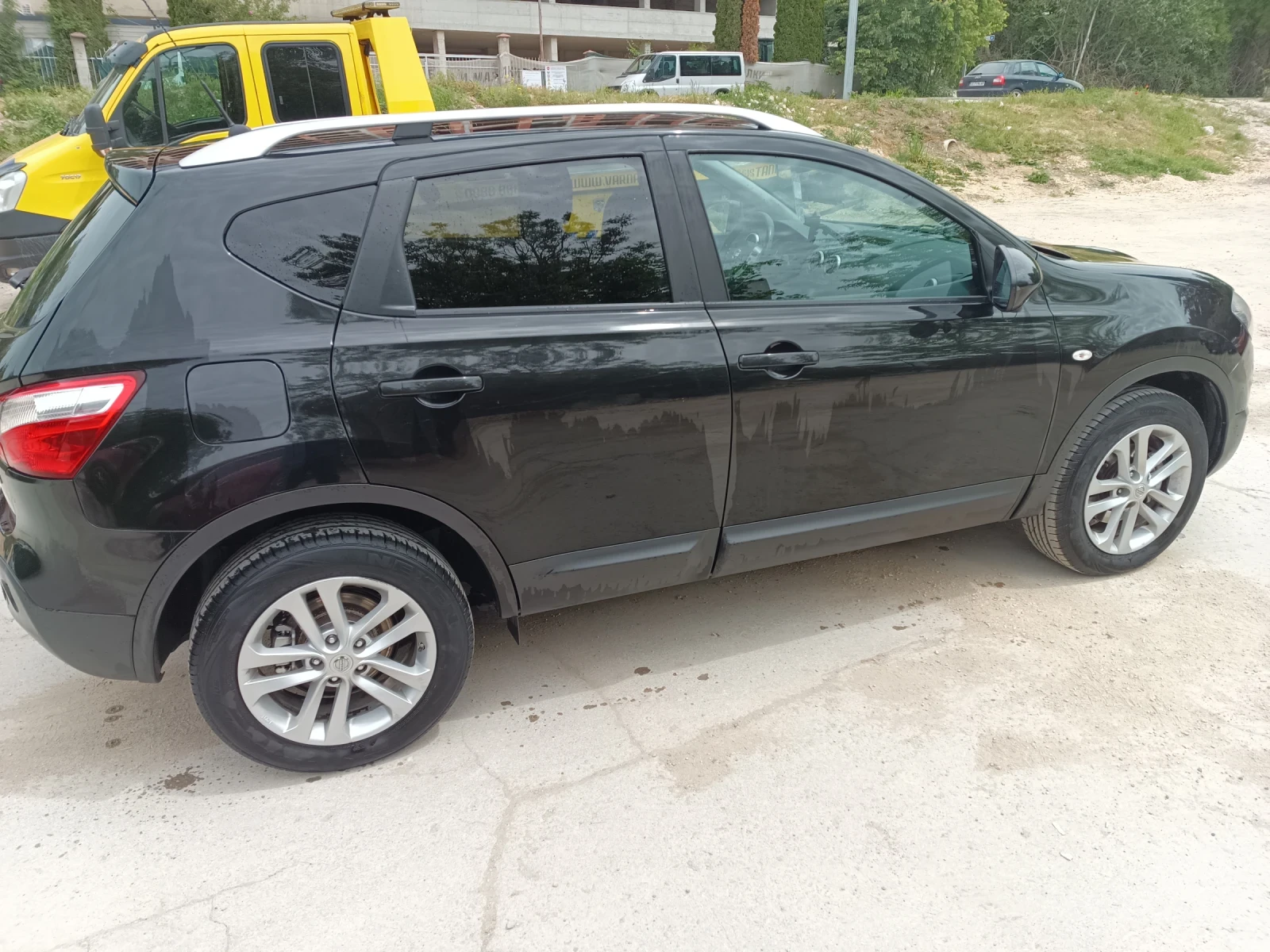 Nissan Qashqai 1.6DCI, снимка 2 - Автомобили и джипове - 55381852