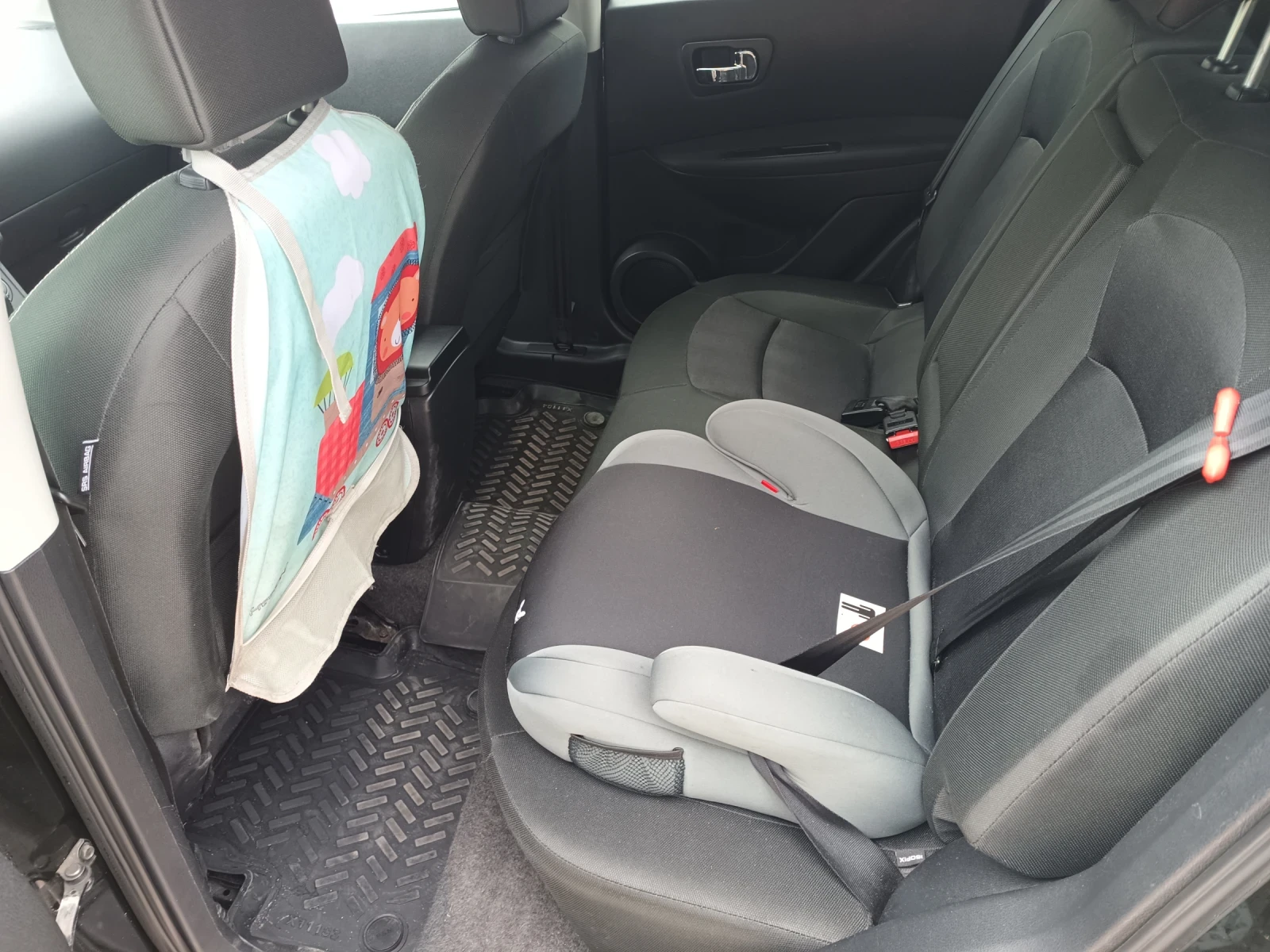 Nissan Qashqai 1.6DCI, снимка 6 - Автомобили и джипове - 55381852