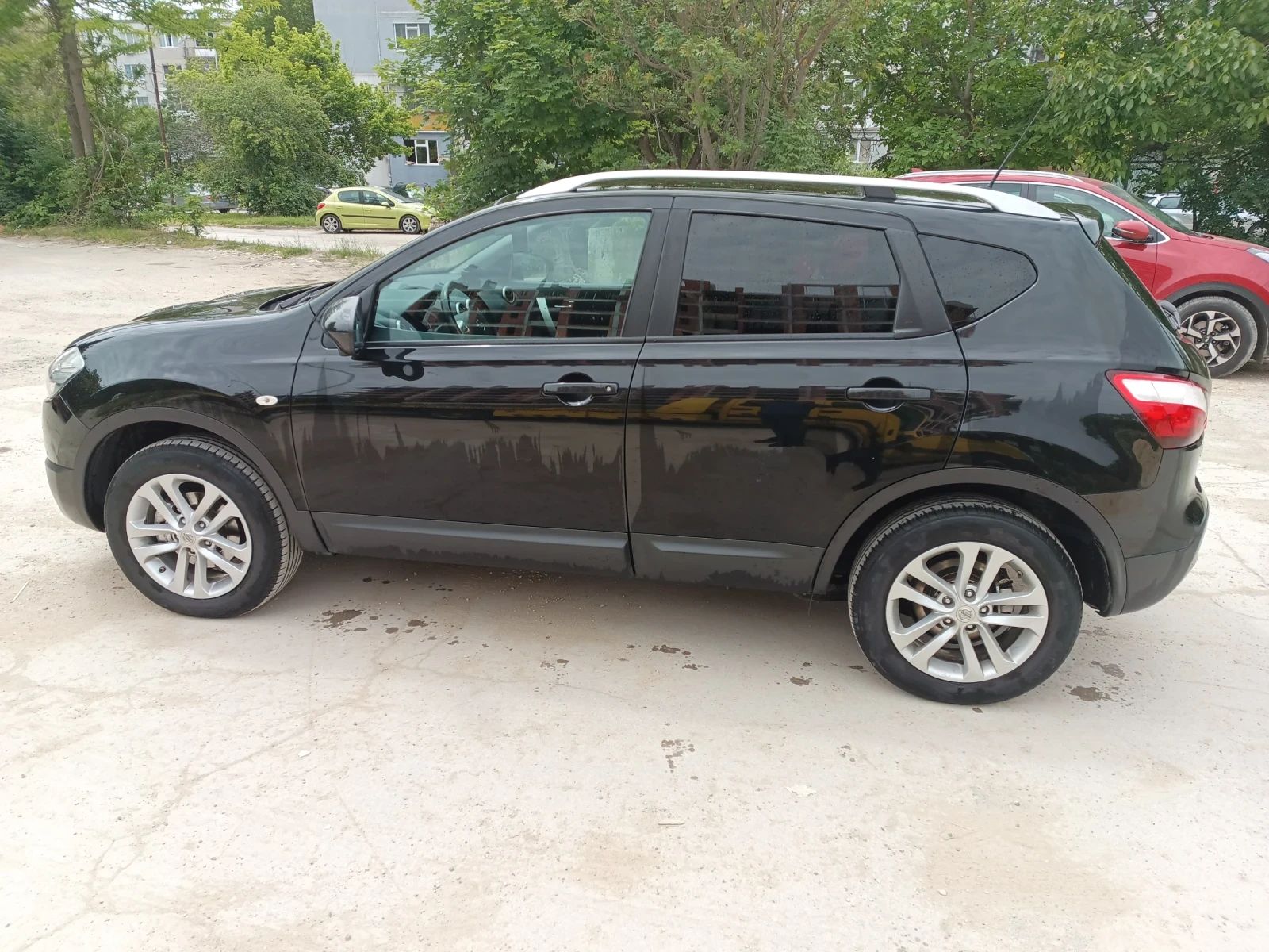 Nissan Qashqai 1.6DCI, снимка 3 - Автомобили и джипове - 55381852