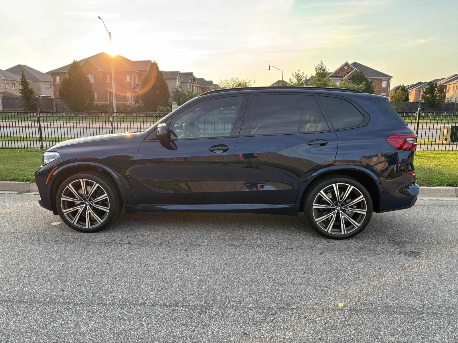 BMW X5 * xDrive40i* CARFAX* ПАНОРАМА* ПОДГРЕВИ* АВТОКРЕДИ, снимка 2 - Автомобили и джипове - 55948568