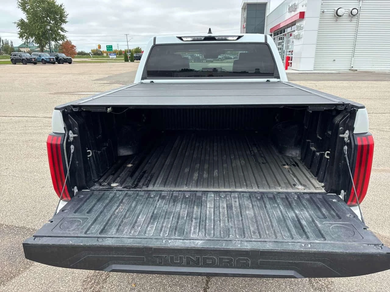 Toyota Tundra * Limited Hybrid * CARFAX * , снимка 16 - Автомобили и джипове - 56224054