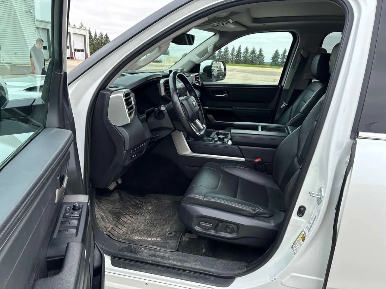Toyota Tundra * Limited Hybrid * CARFAX * , снимка 10 - Автомобили и джипове - 56224054
