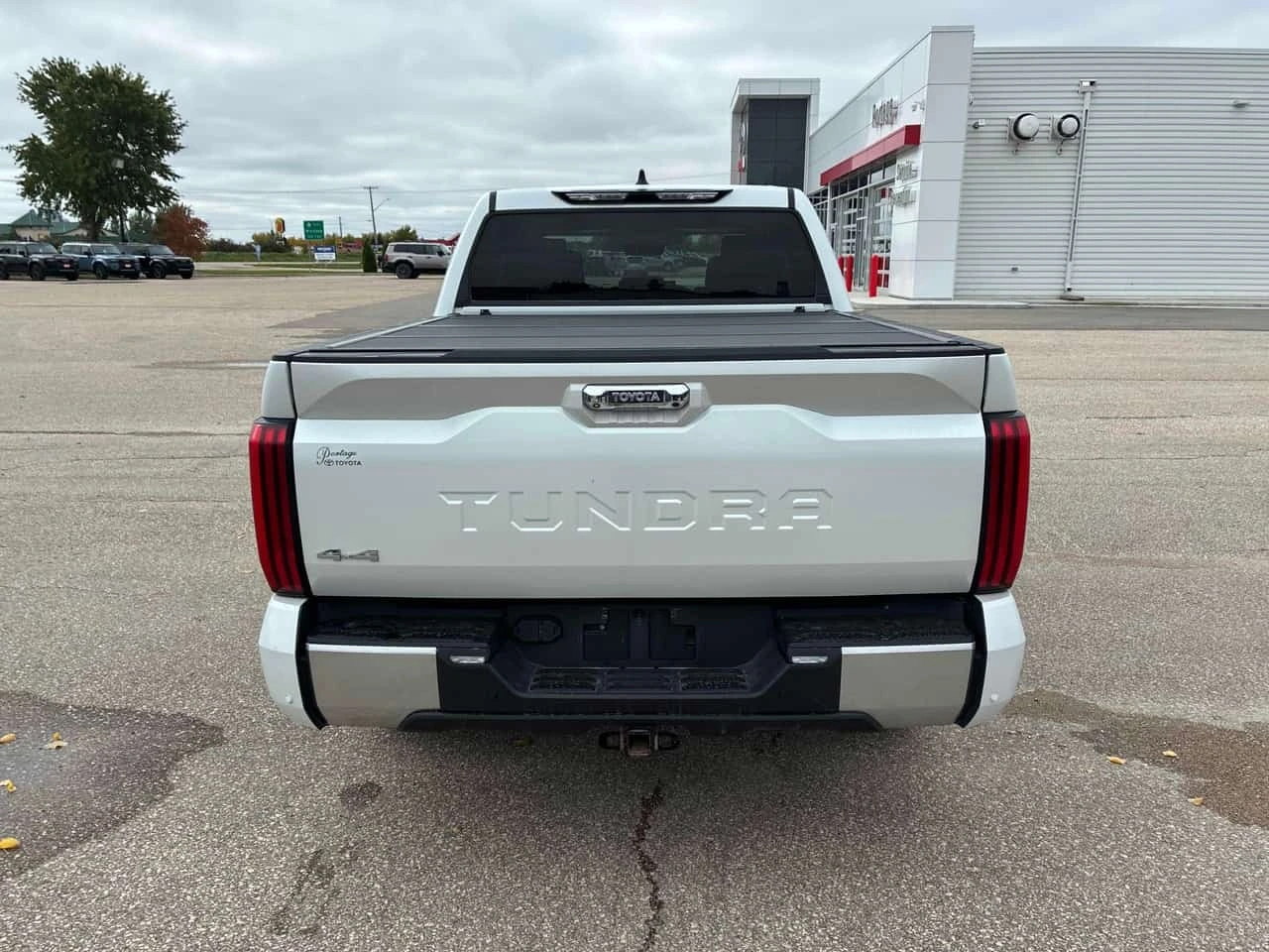 Toyota Tundra * Limited Hybrid * CARFAX * , снимка 4 - Автомобили и джипове - 56224054
