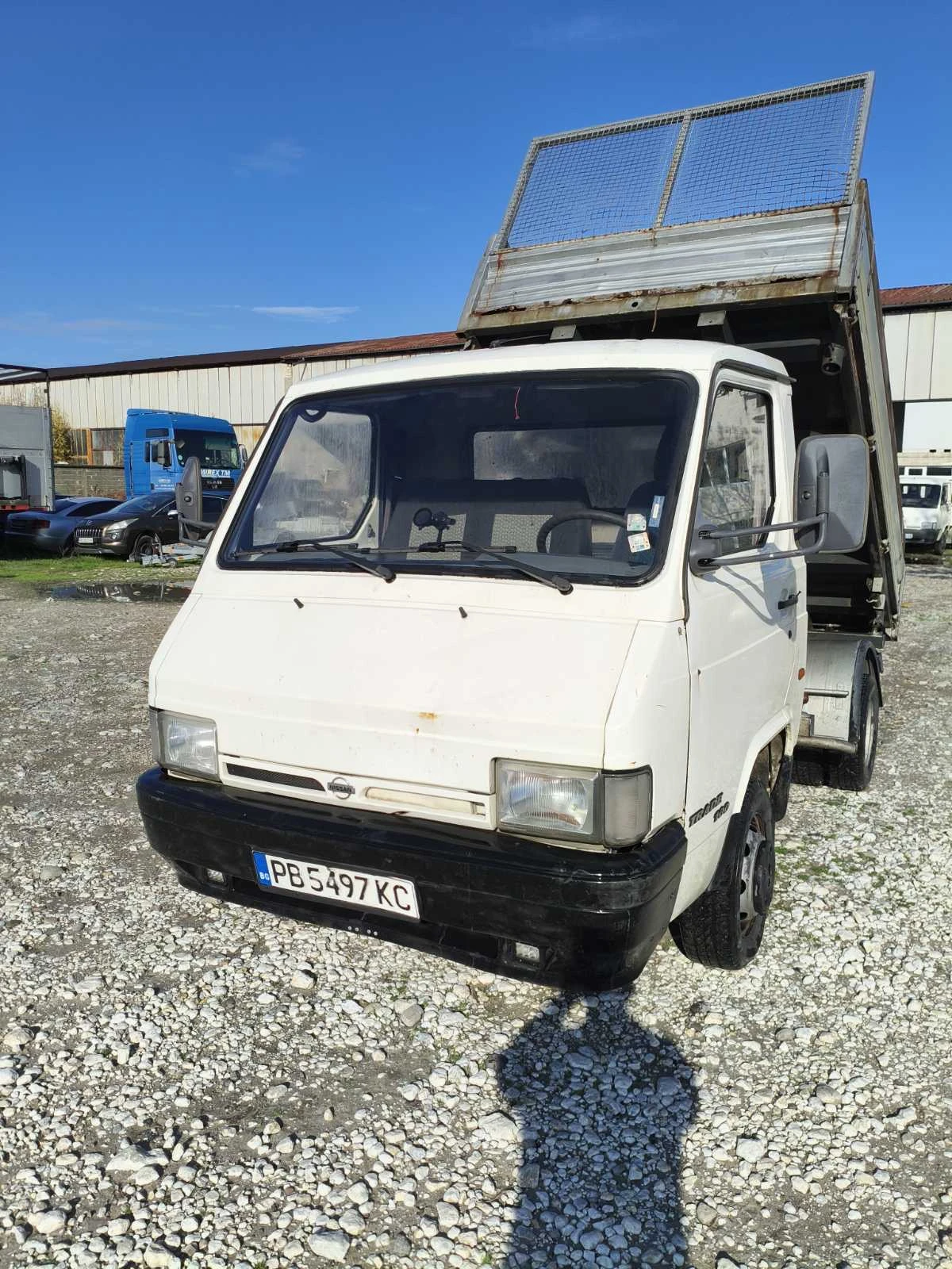 Nissan Trade, снимка 1