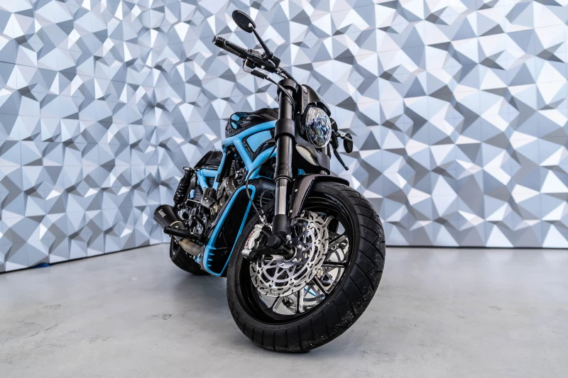 Harley-Davidson V-Rod 1 CUSTOM, снимка 2 - Мотоциклети и мототехника - 51756394