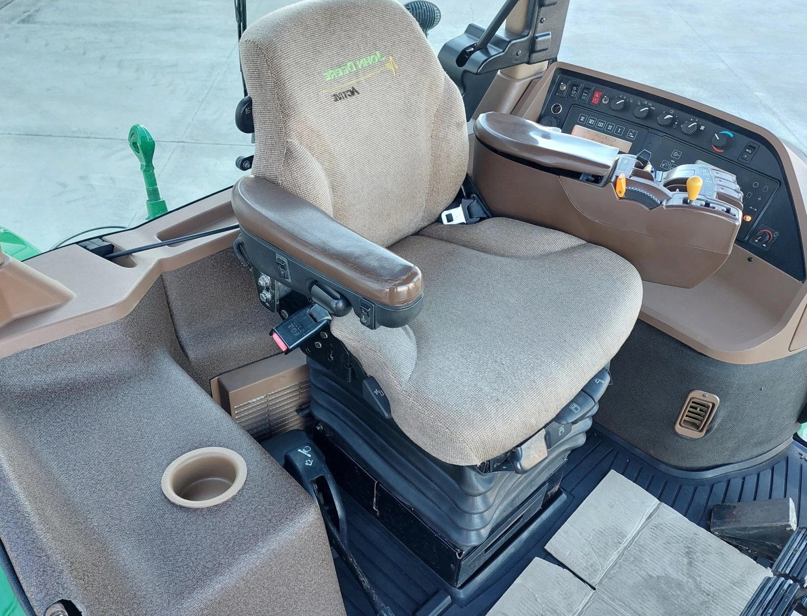  John Deere 8420 Powerschift | Mobile.bg   11