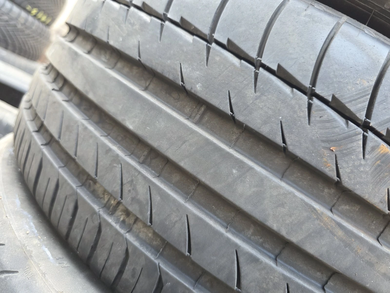 Гуми Летни 225/40R18, снимка 4 - Гуми и джанти - 56730698