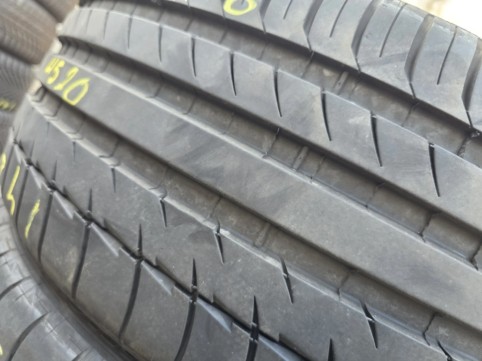Гуми Летни 225/40R18, снимка 3 - Гуми и джанти - 56730698