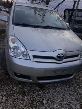 Toyota Corolla verso 2.2 d -cat, снимка 1